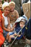 Wassenaar 8juli 2003
nieuwe show in duinrell
Mariska v Kolck met zoontjes