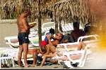 Marbella 26 juli 2003
Paul de Leeuw met Stefan Nugter en Kas op het strand