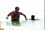 Marbella 26 juli 2003
Paul de Leeuw met Stefan Nugter en Kas op het strand