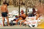 Marbella 26 juli 2003
Paul de Leeuw met Stefan Nugter en Kas op het strand