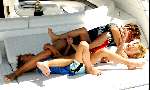 Marbella 26 juli 2003
De kinderen van Rene Froger aan het stoeien op papa\'s boot