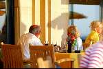 Noordwijk 22 juli 2003
Rik Felderhof en zijn vriendin Denise bij Huis ter Duin in Noordwijk