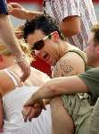 Amsterdam 15 juli 2003
Robbie Williams varen op boot in Amsterdam
Tatoeage