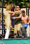 Amsterdam 15 juli 2003
Robbie Williams met tatoeage varend in de grachten van Amsterdam
