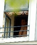 Amsterdam 15 juli 2003
Robbie Williams met tatoeage varend in de grachten van Amsterdam hier op zijn hotelkamer bij het Amstel Hotel