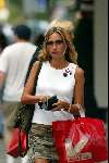 Amsterdam 21 juli 2003
Wendy v Dijk shoppend op de pc hooftstraat