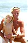 Marbella 25 juli 2003
Wino Omtzigt met zijn dochter bij nicky beach