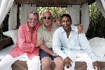 St Tropez 24 juli 2004
Jan des Bouvrie en Bert v d Leden bij Nikki Beach.
