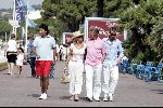 Cannes 19 juli 2004
Hans Breukhoven , Connie Breukhoven en Marvin Breukhoven en Edwin op boulevard van Cannes.