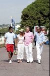 Cannes 19 juli 2004
Hans Breukhoven , Connie Breukhoven en Marvin Breukhoven en Edwin op boulevard van Cannes.