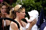 Amsterdam 29 juli 2004
Danielle Overgaag met dochter Fiene