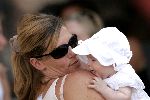 Amsterdam 29 juli 2004
Danielle Overgaag met dochter Fiene