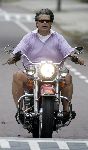 Arnhem 3 juli 2004
Emile Ratelband op Harley Davidson moter