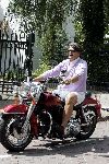 Arnhem 3 juli 2004
Emile Ratelband op Harley Davidson moter