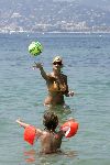 Juan les Pins 23 juli 2004
Estelle Gullit met Joel en Maxim op vakantie