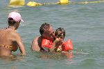Sant tropez 25 juli 
Harry Mens in zee met zijn kinderen.