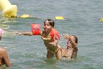 St tropez 25 juli  
Harry Mens in zee met zijn kinderen.