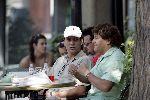 Amsterdam 29 juli 2004
Jari Litmanen en David Endt op terras bij Joffers in Cornelis Schuytstraat