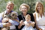 Tavernelle 9 juli 2004
Fotomoment op vakantie bij Prins Willem Alexander Maxima en prinses Amalia.