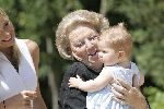 Tavernelle 9 juli 2004
Fotomoment op vakantie bij Maxima en prinses Amalia.