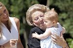 Tavernelle 9 juli 2004
Fotomoment op vakantie bij Prins Willem Alexander Maxima en prinses Amalia.
