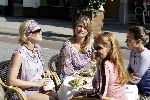Amsterdam 28 juli 2004
opnames film PROFS op pc hooftstraat met Sophiel Hillebrand, Anke Engels, Froukje Jansen en Liesbeth Kamerling( hoogzwanger)