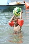 Juan les Pins 23 juli 2004
Estelle Gullit met Joel en Maxim Gullit op vakantie