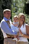 Tavernelle 9 juli 2004
Fotomoment op vakantie bij Prins Willem Alexander Maxima en prinses Amalia met hond mac