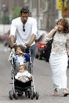 Amsterdam 21 juli 2004
Edwin Jonker met zijn ex Nurlaila en hun 2 kinderen