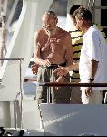 Porto Ercole 9 Juni 2004
Prins Bernhard met been in verband op de Jumbo VI