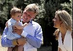 Tavernelle 9 juli 2004
Fotomoment op vakantie bij Prins Willem Alexander Maxima en prinses Amalia met hond mac