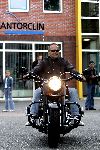 Westervoort 2 juli 2004
Rob de Nijs op Harley Davidson