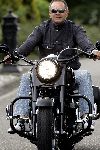 Westervoort 2 juli 2004
Rob de Nijs op Harley Davidson