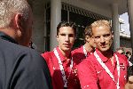 Amsterdam 30 juli 2004
Arsenal verlaat het Hilton hotel. 
Dennis Bergkamp en Robin v Persie