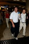 Schiphol 1 juli 2004
Aankoms Nederlands elftal na ek Portugal.
Wim v Hanegem met vrouw en zoon