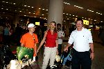 Schiphol 1 juli 2004
Aankoms Nederlands elftal na ek Portugal.
Wim v Hanegem met vrouw en zoon