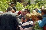 Heesch/Geffen 10 Juli 2004
Trouwen Ruud v Nistelrooy met zijn Leontien Slaats
Wim van Hanegem met zijn vrouw Marianne