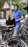 Amsterdam 1 juli 2004
Xander de Buisonje met  Marie (duits fotomodel) op v Baerlestraat