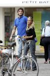 Amsterdam 1 juli 2004
Xander de Buisonje met  Marie (duits fotomodel) op v Baerlestraat