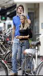 Amsterdam 1 juli 2004
Xander de Buisonje met  Marie (duits fotomodel) op v Baerlestraat