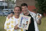 Tilburg, 3 Juli 2005
Oranje-kenner en liefhebber, Johan Vlemmix samen met Ad v d Hurh Andy de Witt bij uitreiking nieuwe CD