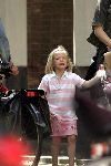 Amsterdam 13 juli 2005
Prinses Marilene met Anna v Vollenhoven (huilend) Lucas v Vollenhoven en kinderwagen met Felicia