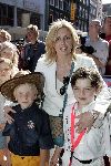 Amsterdam 10 juli 2005
Premiere Zoop in Tuschinski.
Annita v d Hoeven met kinderen