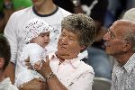 Amsterdam 29 juli 2005
Ajax tournooi in de Arenea. Ajax-Arsenal.
Vader en Moeder Dennis Bergkamp met Yasmin