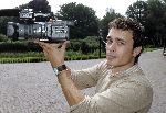 Hierden 15 juli 2005
Jasmine Sendar trouwen met Rutger Fahrner.
Edgar Wurfbain met camera