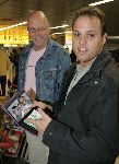 Schiphol 24 juli 2005
Frans Bauer vertrekt naar Zuid Afrika. Mariska brengt hem weg.