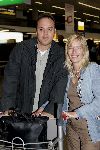Schiphol 24 juli 2005
Frans Bauer vertrekt naar Zuid Afrika. Mariska brengt hem weg.