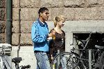 Amsterdam 30 juli 2005
Hedwiges Maduro aan het winkelen met zijn vriendin in Amsterdam