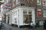 Amsterdam 14 juli 2005
Winkel Herman Heinsbroek  in de Saenredamstraat .