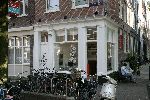 Amsterdam 14 juli 2005
Winkel en appartementen van Herman Heinsbroek in de Saenredamstraat .